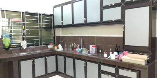 RUMAH UNTUK DIJUAL TERES DUA TINGKAT TAMAN BUKIT SETONGKOL MAJU KUANTAN PAHANG